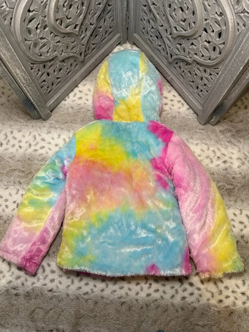 Maddeen Girl reversible rainbow faux fur puffer jacket size 6 magical fairycore
